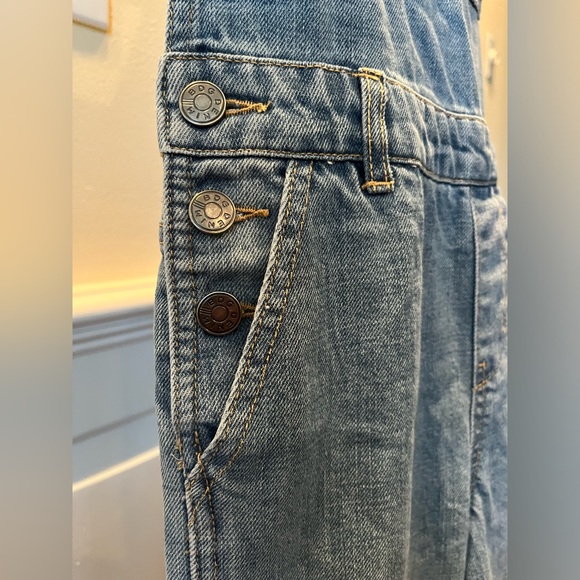 BDG Ripped Overalls - Picture 4 of 5